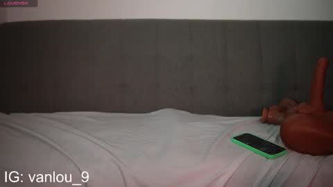 Vanilu online show from September 17, 11:50 pm