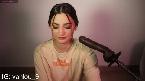 Vanilu online show from October 11, 1:38 am