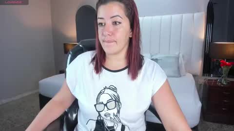 Snapshot of vanitysex chatting on February 28, 11:36 am Karine online show from February 28, 11:36 am