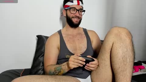 Snapshot of vann_helsing chatting on March 3, 5:18 pm Van online show from March 3, 5:18 pm