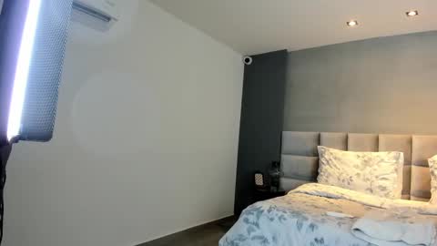 VANNA  online show from October 1, 7:31 pm