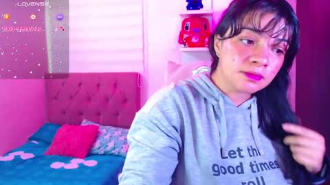 Snapshot of vannessa_shy chatting on December 26, 8:11 pm Vanesa online show from December 26, 8:11 pm