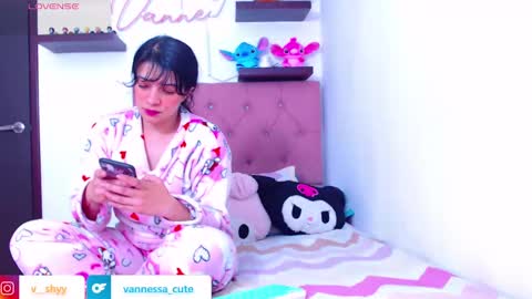 Snapshot of vannessa_shy chatting on October 9, 2:09 am Vanesa online show from October 9, 2:09 am