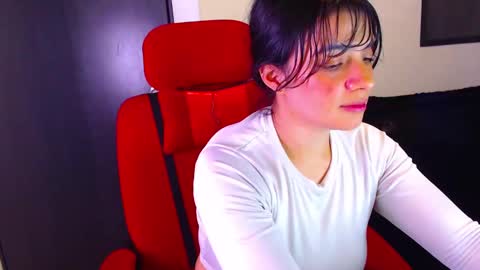 Snapshot of vannessa_shy chatting on October 19, 12:44 am Vanesa online show from October 19, 12:44 am