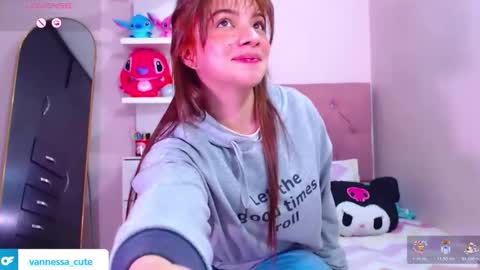 Snapshot of vannessa_shy chatting on December 15, 4:06 am Vanesa online show from December 15, 4:06 am