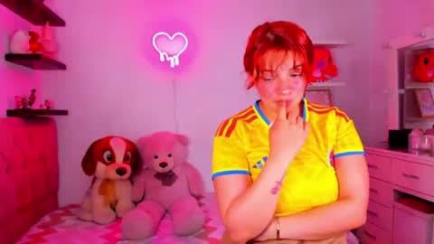 Snapshot of vannessa_shy chatting on July 7, 9:19 pm Vanesa online show from July 7, 9:19 pm
