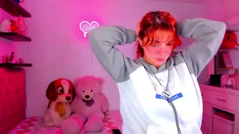 Snapshot of vannessa_shy chatting on July 25, 10:29 pm Vanesa online show from July 25, 10:29 pm