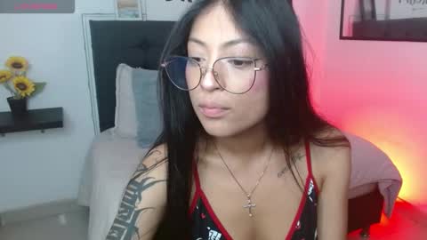 Snapshot of vannesweet_ chatting on October 4, 9:02 pm vane online show from October 4, 9:02 pm
