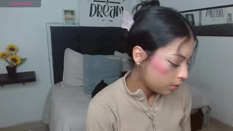Snapshot of vannesweet_ chatting on October 5, 8:51 pm vane online show from October 5, 8:51 pm