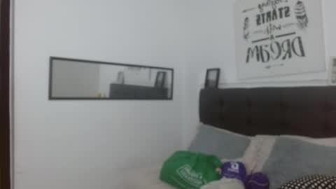 Snapshot of vannesweet_ chatting on October 18, 7:47 pm vane online show from October 18, 7:47 pm