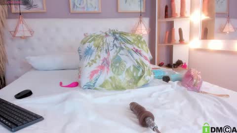 vannia smith  online show from February 28, 12:31 pm