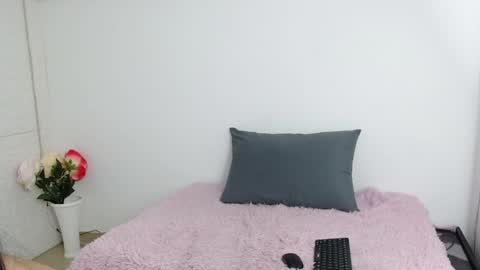 Snapshot of vanse_lust chatting on January 27, 9:33 pm Karuna online show from January 27, 9:33 pm