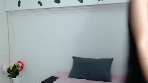 Snapshot of vanse_lust chatting on January 28, 12:36 am Karuna online show from January 28, 12:36 am