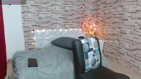 Snapshot of vanse_lust chatting on February 26, 11:48 pm Karuna online show from February 26, 11:48 pm