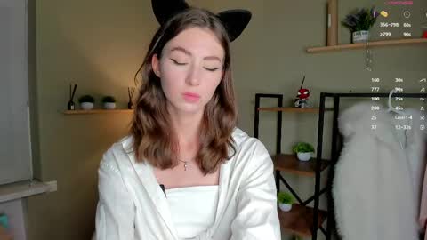Snapshot of vanvanvibe chatting on May 25, 3:51 pm Charline online show from May 25, 3:51 pm