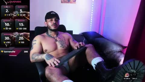 Snapshot of vanvelckan_ chatting on October 21, 5:46 pm vanvelckan_ online show from October 21, 5:46 pm