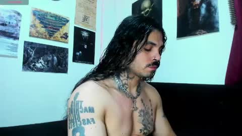 vanvelckan_ online show from April 22, 5:54 am