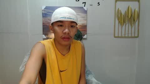 Snapshot of vanxxx2005 chatting on December 8, 9:13 am vanxxx2005 online show from December 8, 9:13 am