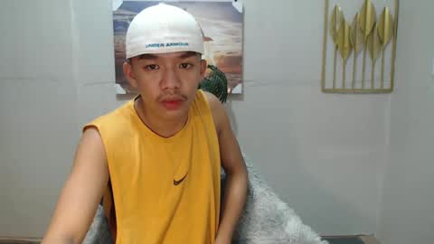 Snapshot of vanxxx2005 chatting on December 8, 3:45 pm vanxxx2005 online show from December 8, 3:45 pm