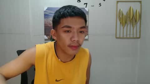 Snapshot of vanxxx2005 chatting on December 9, 8:44 pm vanxxx2005 online show from December 9, 8:44 pm