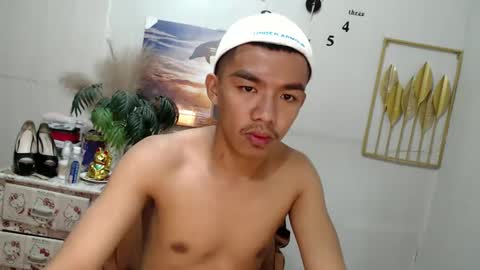 Snapshot of vanxxx2005 chatting on February 15, 3:06 pm vanxxx2005 online show from February 15, 3:06 pm