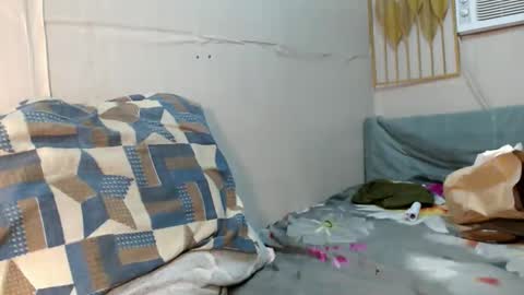 Snapshot of vanxxx2005 chatting on December 20, 6:48 pm vanxxx2005 online show from December 20, 6:48 pm