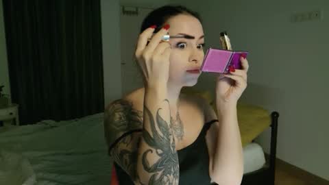 vaolietkat online show from October 21, 5:52 am