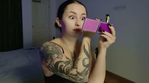 vaolietkat online show from November 25, 6:46 am