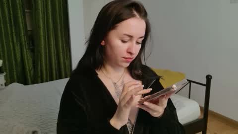 vaolietkat online show from April 28, 12:43 pm