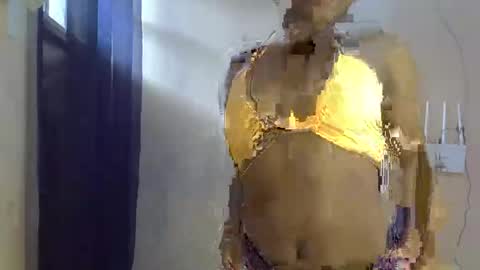 Snapshot of vashnadzegrusha chatting on April 6, 7:31 am vashnadzegrusha online show from April 6, 7:31 am