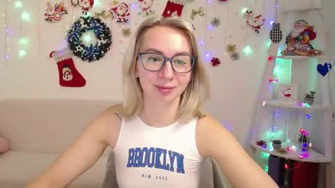 Snapshot of vasilisasii chatting on December 16, 6:21 am Vasilisa online show from December 16, 6:21 am