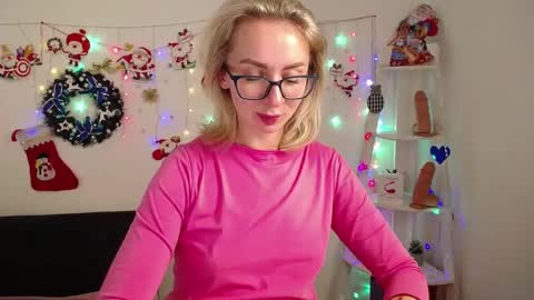 Snapshot of vasilisasii chatting on December 30, 12:42 pm Vasilisa online show from December 30, 12:42 pm