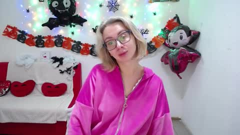 Snapshot of vasilisasii chatting on October 18, 6:16 am Vasilisa online show from October 18, 6:16 am