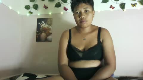 Vayannah online show from June 2, 6:21 pm