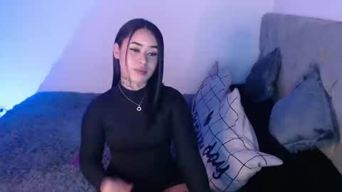 Vayolett Bass online show from December 3, 11:35 pm