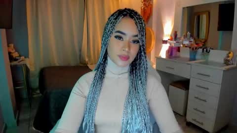 Snapshot of vayolett_bass chatting on March 29, 5:51 am Vayolett Bass online show from March 29, 5:51 am