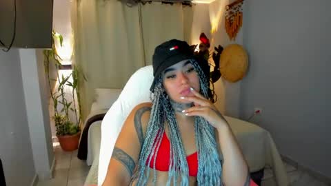 Snapshot of vayolett_bass chatting on May 11, 2:45 pm Vayolett Bass online show from May 11, 2:45 pm
