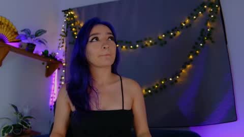 Snapshot of vayolett_dakotta chatting on October 27, 12:58 am Vayolett online show from October 27, 12:58 am