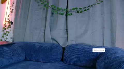 Snapshot of vayolett_dakotta chatting on November 13, 6:34 am Vayolett online show from November 13, 6:34 am