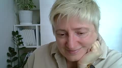 vea_motty online show from April 23, 9:08 am