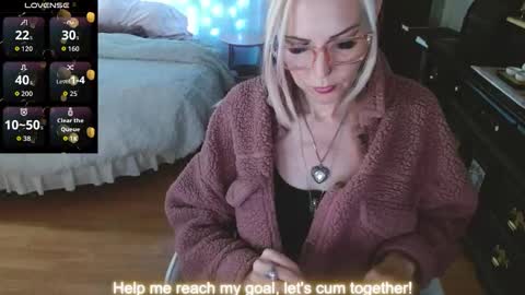 Snapshot of veafreeze chatting on October 30, 6:04 am veafreeze online show from October 30, 6:04 am