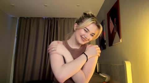 Monika online show from March 6, 1:18 pm