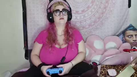 Snapshot of veelehanex3 chatting on December 11, 3:05 pm Veronica Lehane online show from December 11, 3:05 pm