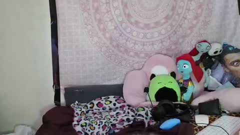 Snapshot of veelehanex3 chatting on December 26, 10:26 am Veronica Lehane online show from December 26, 10:26 am