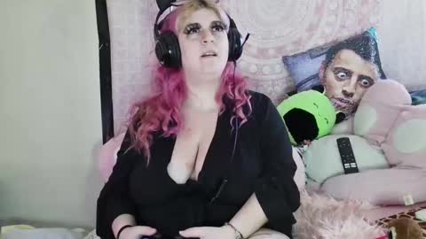 Snapshot of veelehanex3 chatting on January 5, 6:02 pm Veronica Lehane online show from January 5, 6:02 pm