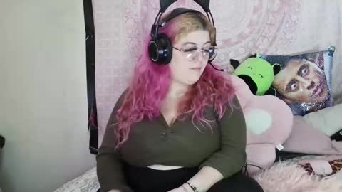 Snapshot of veelehanex3 chatting on January 11, 8:11 am Veronica Lehane online show from January 11, 8:11 am