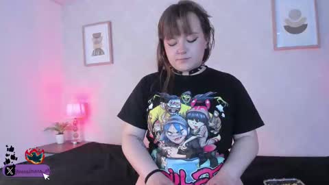 Vee Simons online show from September 9, 7:46 pm