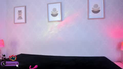 Vee Simons online show from September 20, 7:04 pm