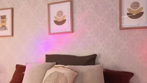 Vee Simons online show from October 20, 7:47 pm