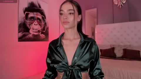 Snapshot of vega_roux chatting on January 10, 1:21 am VEGA online show from January 10, 1:21 am